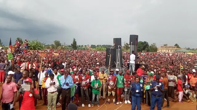 Mikutano mikubwa ya uchaguzi iliyokusanya umati wa watu ilifanyika licha ya mlipuko wa virusi vya corona