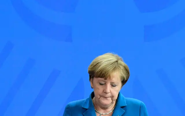 La canciller alemana Angela Merkel dijo en conferencia de prensa que el atacante se habría "radicalizado por su cuenta".