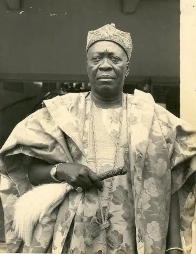 Ọba Adesoji Tadenikawo Aderemi