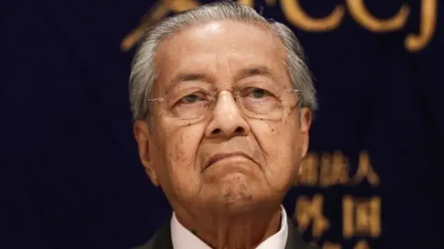 முன்னாள் பிரதமர் மகாதீர்