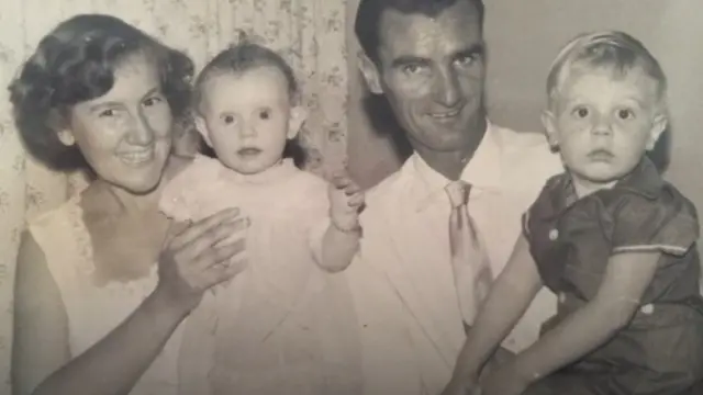 ડ્યૂકના પરિવારની તસવીર