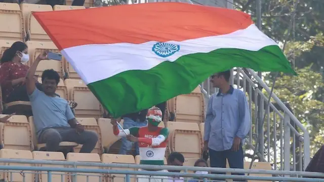 IND Vs ENG 2-வது டெஸ்ட்: அதிரடி காட்டும் ரோஹித், மறுபுறம் மளமளவென சரியும் விக்கெட்டுகள்