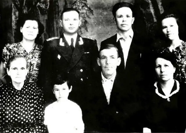 https://archives.gov.ua/