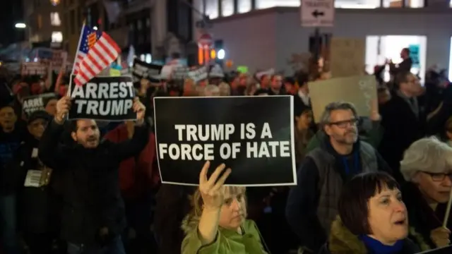 ट्रंप के ख़िलाफ़ प्रदर्शन