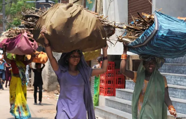 गरीब औरतें