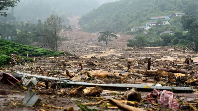 केरल के मेपाडी में भूस्खलन