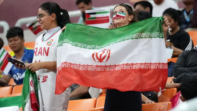 تماشاگران تیم ملی فوتبال نوجوانان ایران