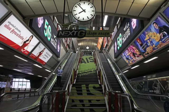 กรุงเทพ โควิด 19 ไวรัสโคโรนา เหงา