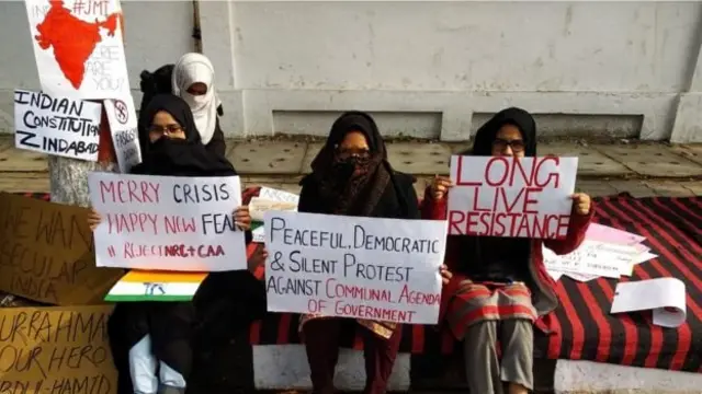 போராட்டத்தில் பெண்