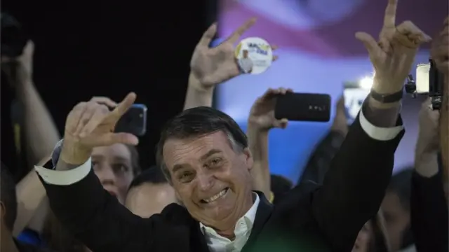 Convenção do Partido Social Liberal (PSL), no Rio de Janeiro, oficializa a candidatura do deputado federal Jair Bolsonaro à Presidência da República