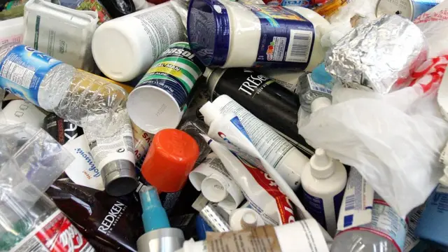 কসমেটিক্সে ব্যবহৃত হচ্ছে ক্ষুদ্র প্লাস্টিক কণা যা খাল নদীতে গিয়ে মাছের মাধ্যমে ফুড চেইনে ঢুকে পড়ছে