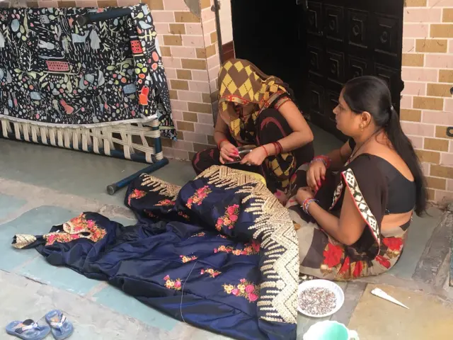 गुजरात में उत्तर भारतीय महिलाएं