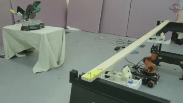 அமெரிக்காவில் உருவாகும் தச்சு வேலை செய்யும் ரோபோக்கள்