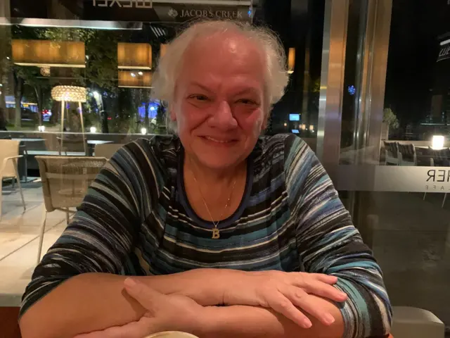 Verica Lazović uživa da putuje, izlazi na izložbe i koncerte i igra karte s prijateljicama