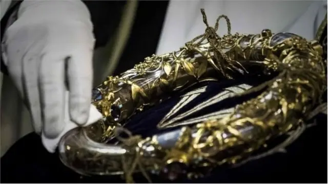 काटेरी मुकूट