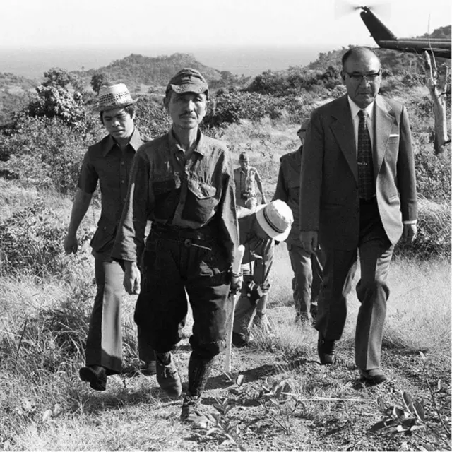 30년 가까이 숨어있던 루방섬의 정글을 떠나는 1974년의 오노다