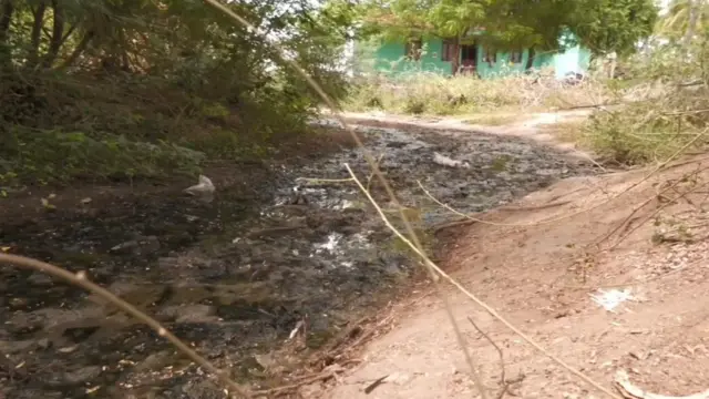 மயானம் செல்லும் பாதை