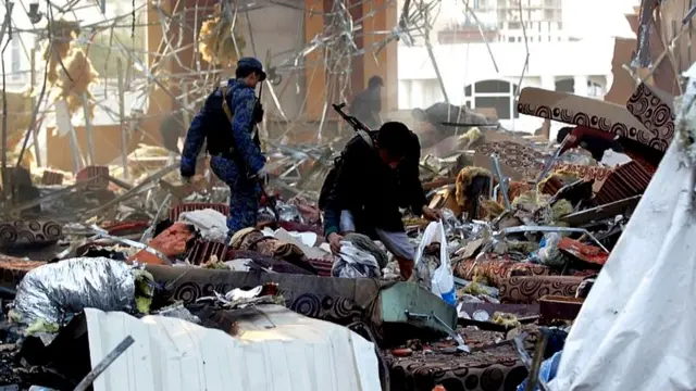 یمن میں جنازے پر فضائي حملہ