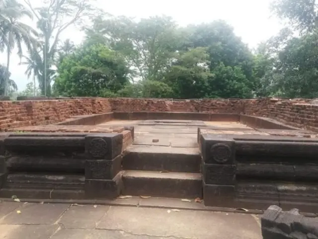 இந்து ஆலயம் : இராஜசிங்க மன்னன்