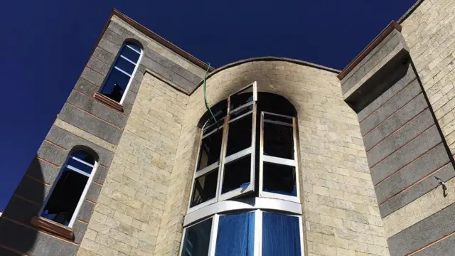 በቲ ናይ ሎሚ ደብዳብ ዝዓነወ መንበሪ ገዛ