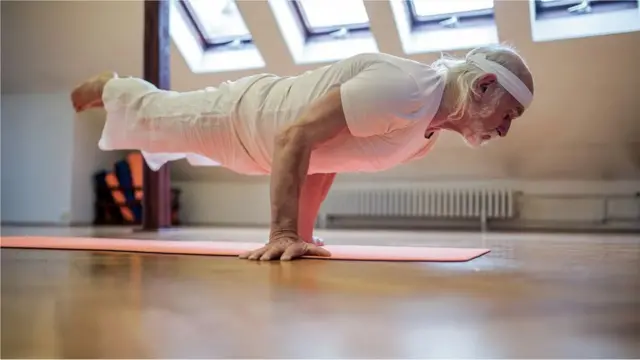 How "millennial and Gen Z" fit [avoid aging and cheat old age] - Research