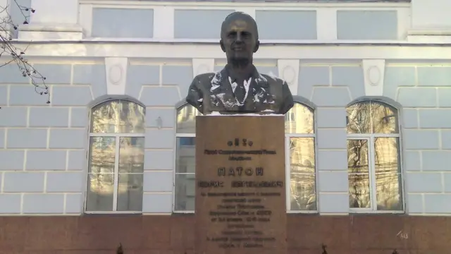 Бюст Бориса Патона