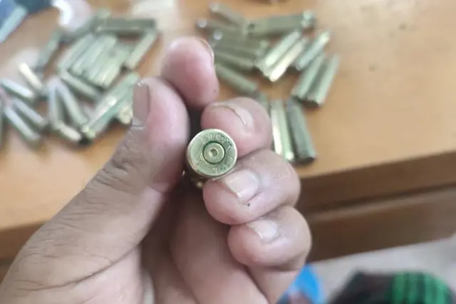 တိုက်ပွဲအတွင်း စစ်ကောင်စီ တပ်ဖွဲ့တွေက ပစ်ခတ်ခဲ့တဲ့နေရာတွေက ရတဲ့ ကျည်ခွံတွေ