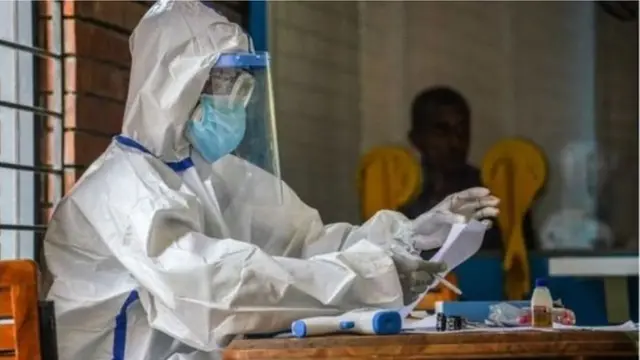 বাংলাদেশে করোনাভাইরাস শনাক্তের সংখ্যা লাখ ছাড়িয়েছে এবং মৃত্যু দেড় হাজার ছাড়িয়ে গেছে।