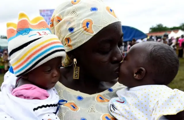 Iki gikorwa kibera mu majyepfo ya Nigeria ni kimwe mu ifatwa nk'ihuriro rinini ry'abantu bavutse icya rimwe ari benshi ku isi.