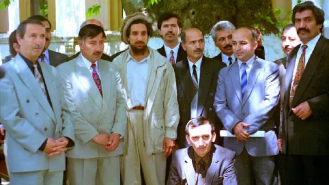 احمدشاه مسعود با هیئت مذاکرهکننده دولت تاجیکستان، مه ۱۹۹۵