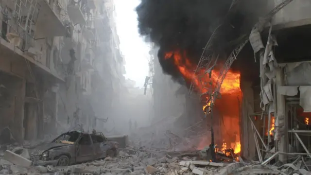 Горящие улицы в Алеппо