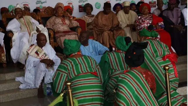 Awọn ọmọ ilu n ki Awuijalẹ lOjude Ọba 2019