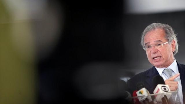 Paulo Guedes falando