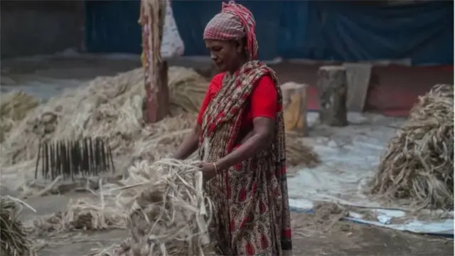 নারী কর্মী