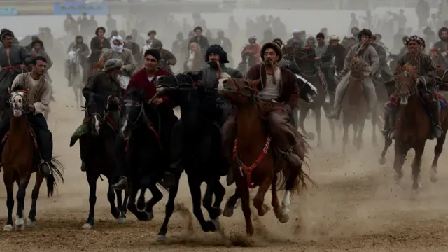 شهر مزار شریف، از مکانهای دیگر برای زائران و گردشگران هم درش را برای تفریح و سیاحت بسته است.