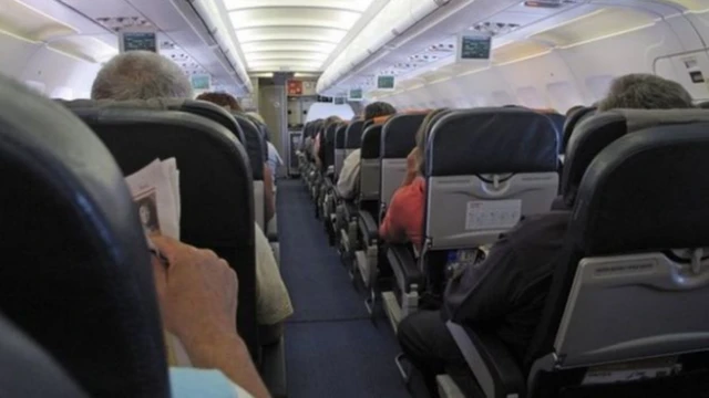 ผู้โดยสารในห้องโดยสารเครื่องบิน