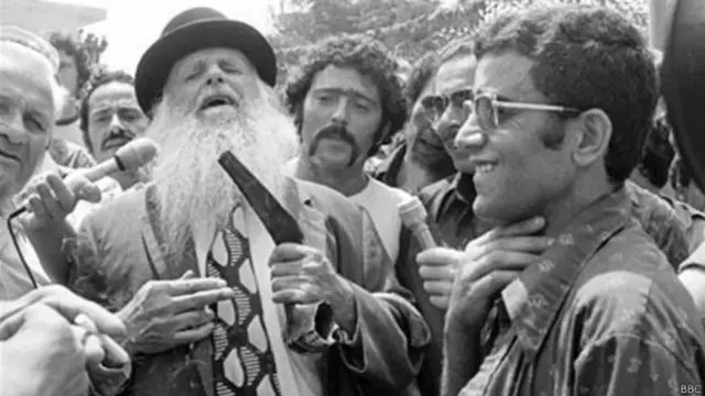 કમાન્ડોઝના સફળ સાહસથી ખુશખુશાલ ઈઝરાયલીઓ