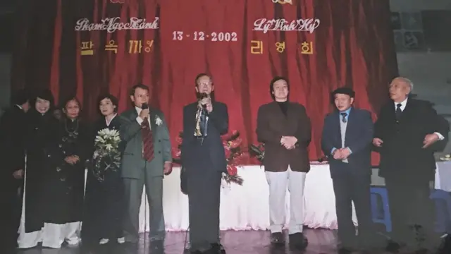 Bà Lý Vĩnh Hỷ và ông Phạm Ngọc Cảnh tại đám cưới tại Hà Nội năm 2002