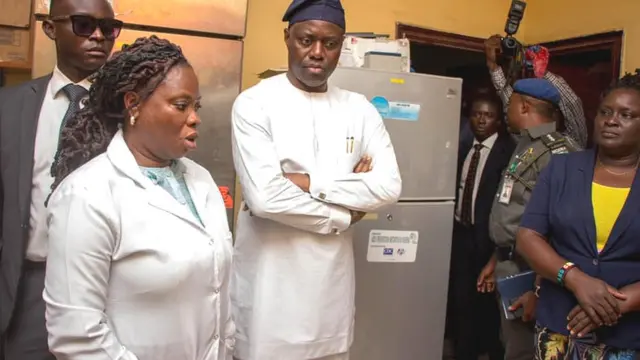 Gomina Seyi Makinde n gbọ ọrọ lẹnu awọn osisẹ ile iwosan