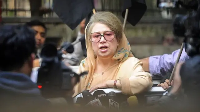 খালেদা জিয়া এখন কারাভোগ করছেন জিয়া এতিমখানা সংক্রান্ত একটি মামলায়