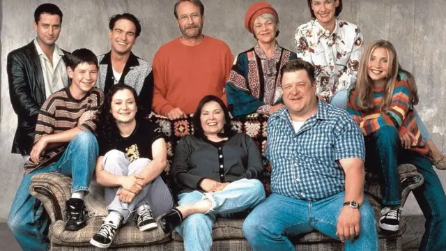 Roseanne Barr, dizide John Goodman ile başrolleri paylaşıyordu.