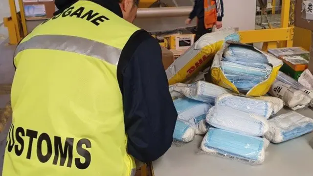 Mascarillas incautadas por Interpol