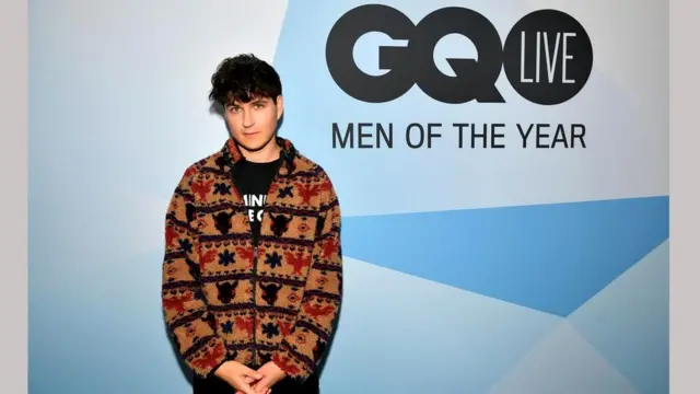 Музыкант и певец Эзра Кениг на церемонии вручения премий журнала GQ "Мужчины года"