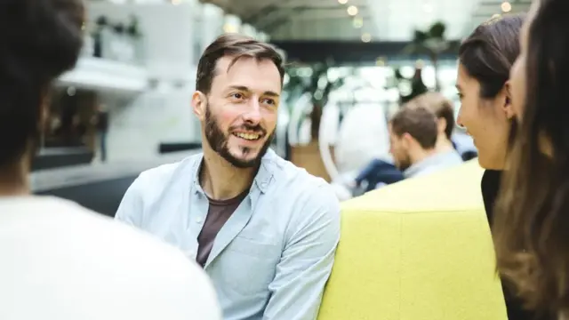 تقدم الشركات الناشئة العاملة في مجال الجنازات - كتلك التي يملكها ميرالب - خدمات أقل تكلفة وأكثر كفاءة لعملائها، مثل المساعدة على إغلاق حسابات المتوفين على منصات التواصل الاجتماعي