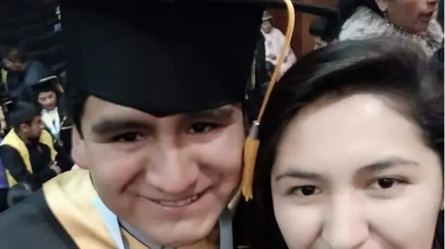 Marco Antonio Samillán, junto a una mujer