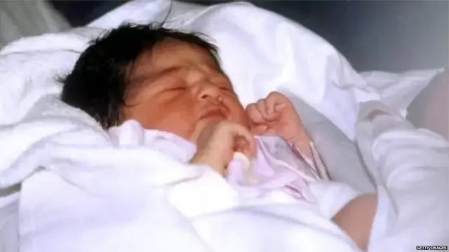 आस्था अरोरा जन्मावेळी.