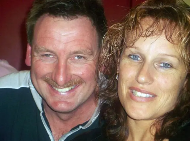 Foto de Lee-Anne y su hermano Phil