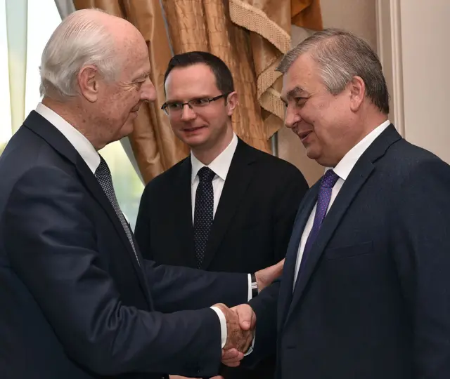 Birleşmiş Milletler'in Suriye Özel Temsilcisi Staffan de Mistura ve Rusya Devlet Başkanı Vladimir Putin'in Suriye Özel Temsilcisi Alexander Lavrentiev