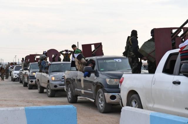 Afrin'e doğru ilerleyen Suriye hükümeti yanlısı milis güçler