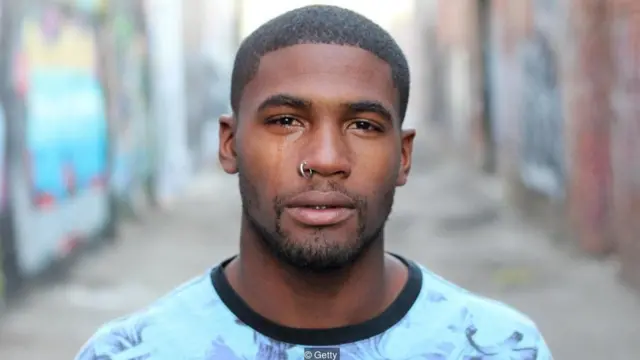 रो रहा शख़्स